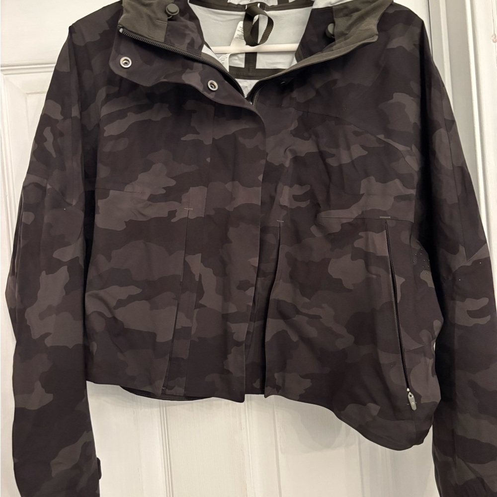 Lululemon Rain Chaser Camouflage Jacket NWOT
